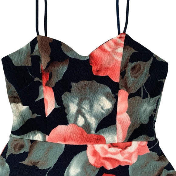NWOT Floral Sweetheart Neckline Mini Dress - Picture 3 of 10
